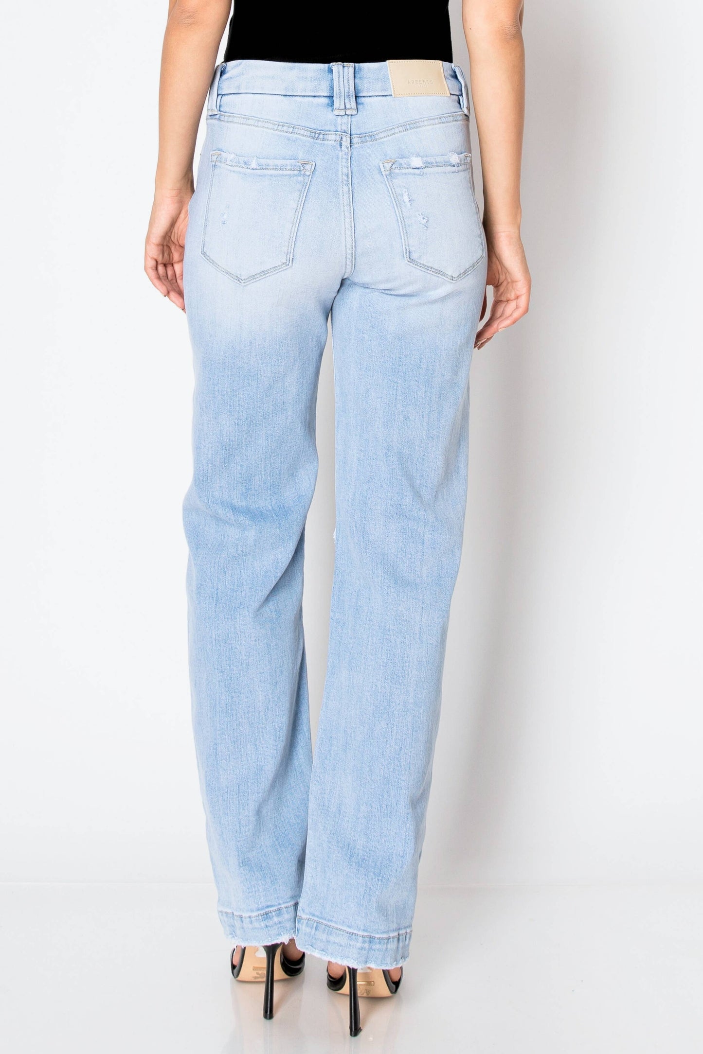 Tummy Control High Rise Relaxed Straight Leg Jeans - Light Wash