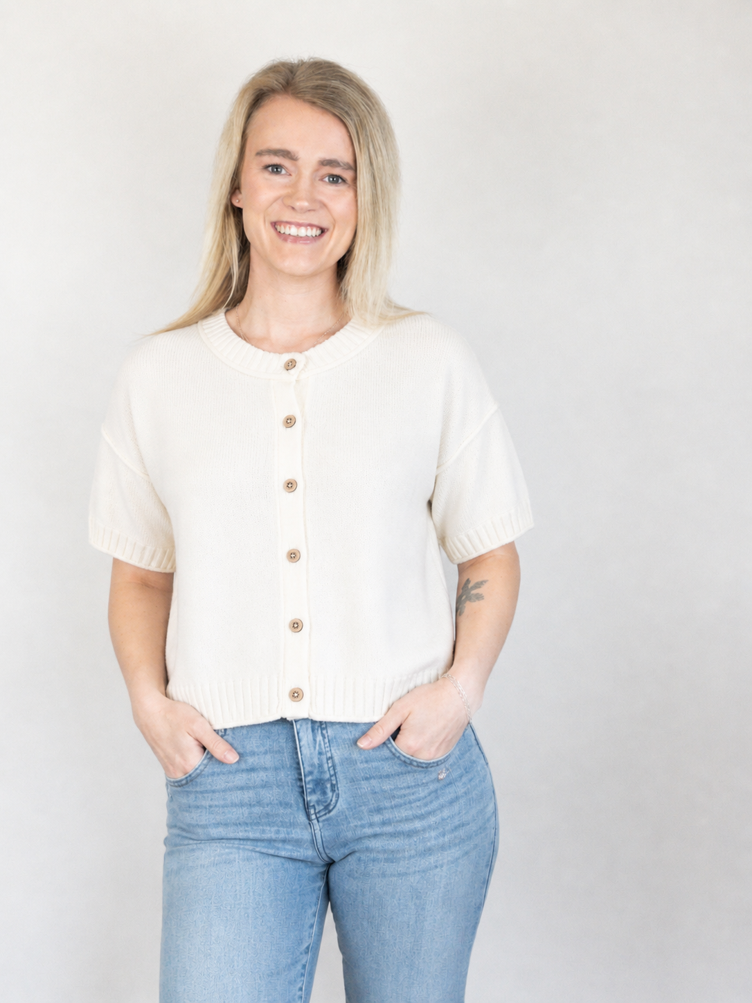 Natural Raw Edge Detail Short Sleeve Knit Cardigan