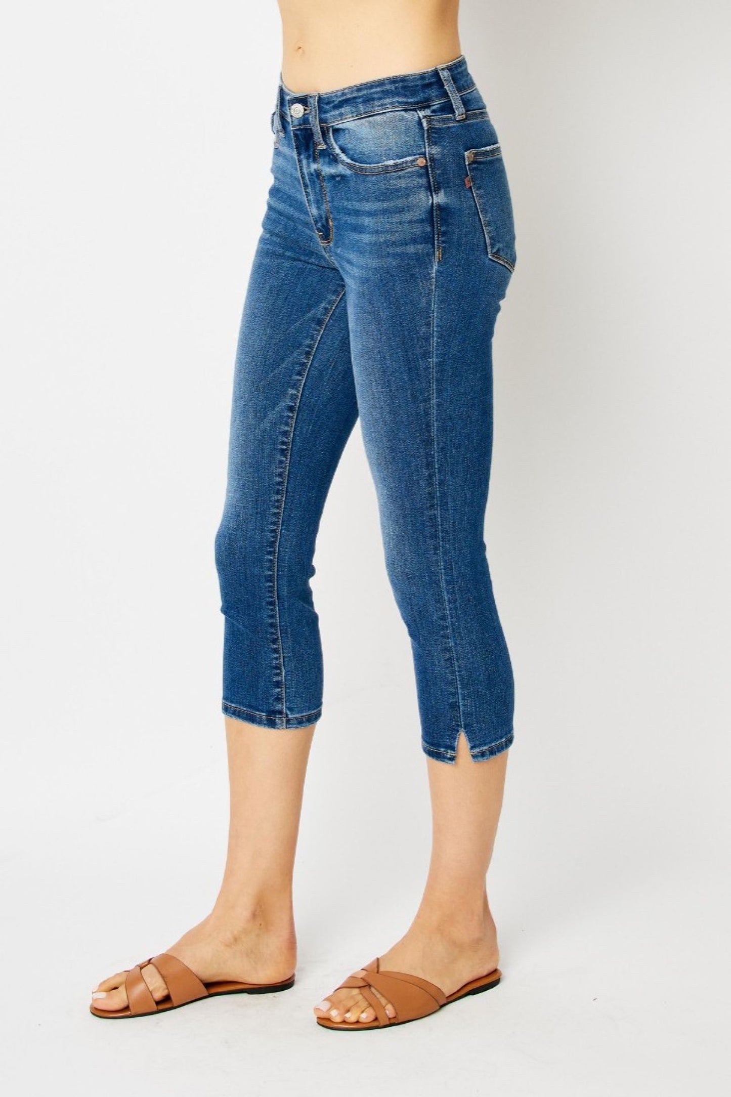 Judy Blue Mid Rise Capri