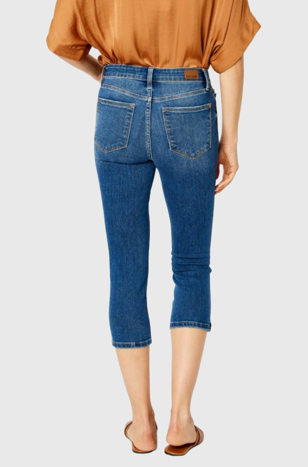 Judy Blue Mid Rise Capri