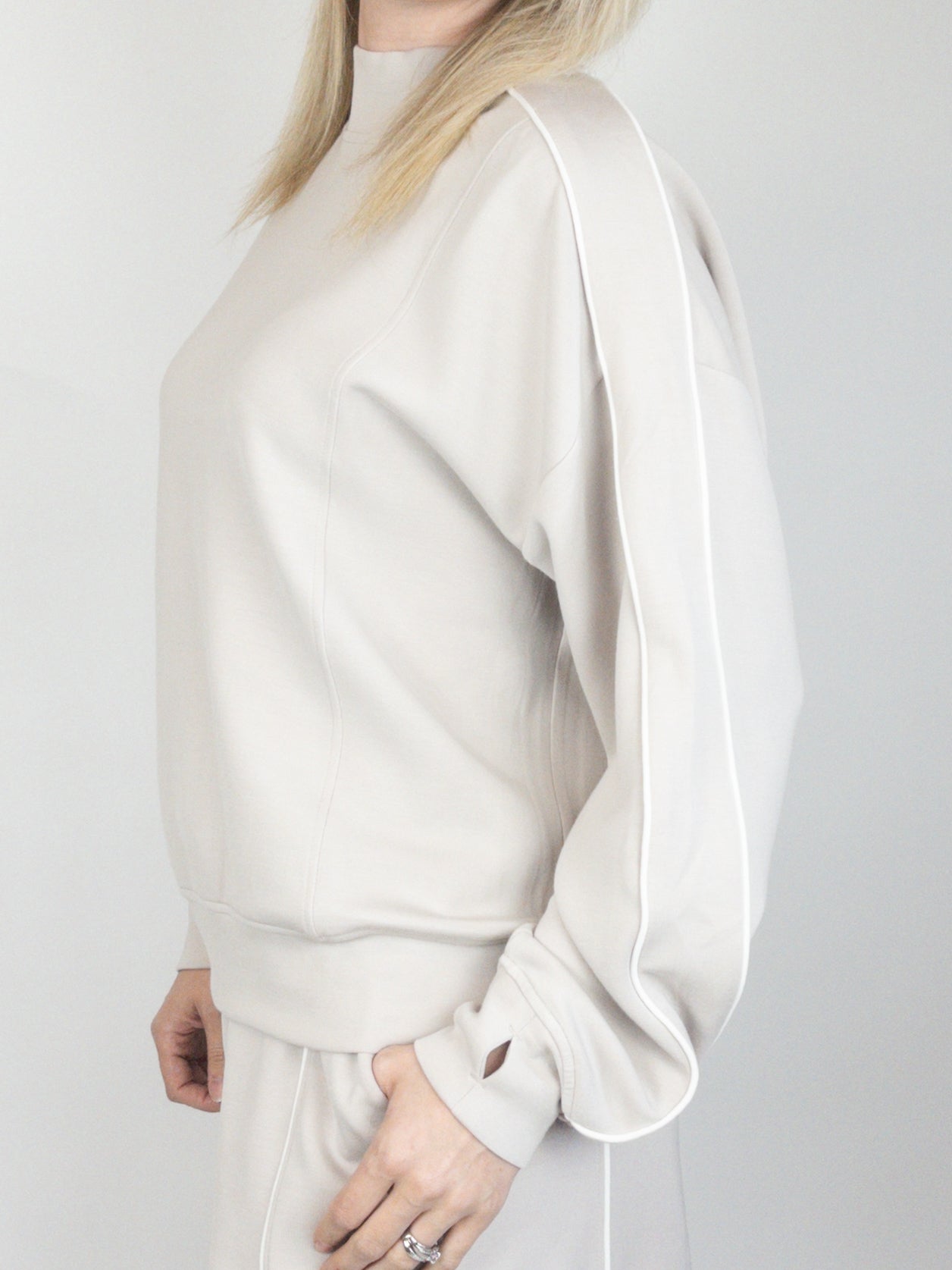 Mocha Cream Piped Pullover