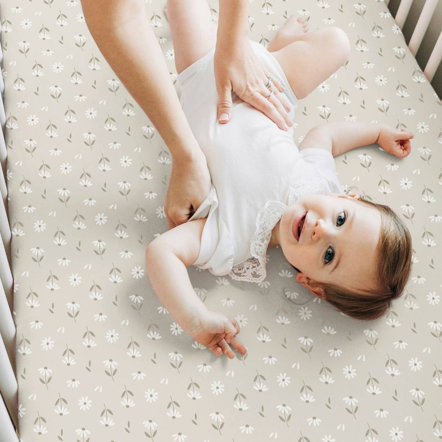 KeaBabies 2-Pack Fitted Crib Sheet - Daisies